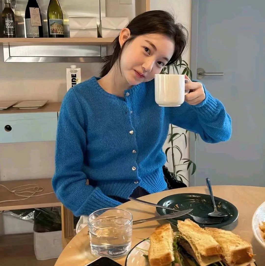 新来的美女邻居 海报