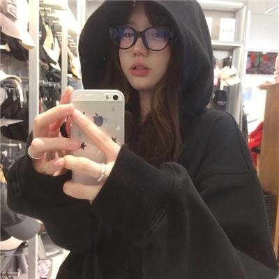 珍与艾玛 海报